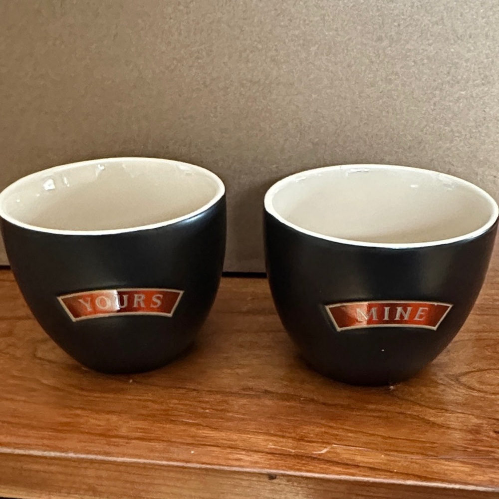 Bailey’s Black and Cream Ceramic Mugs Set